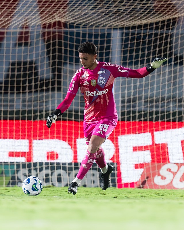 Quem é Dyogo Alves, único goleiro do Flamengo além de Rossi na Copa Intercontinental