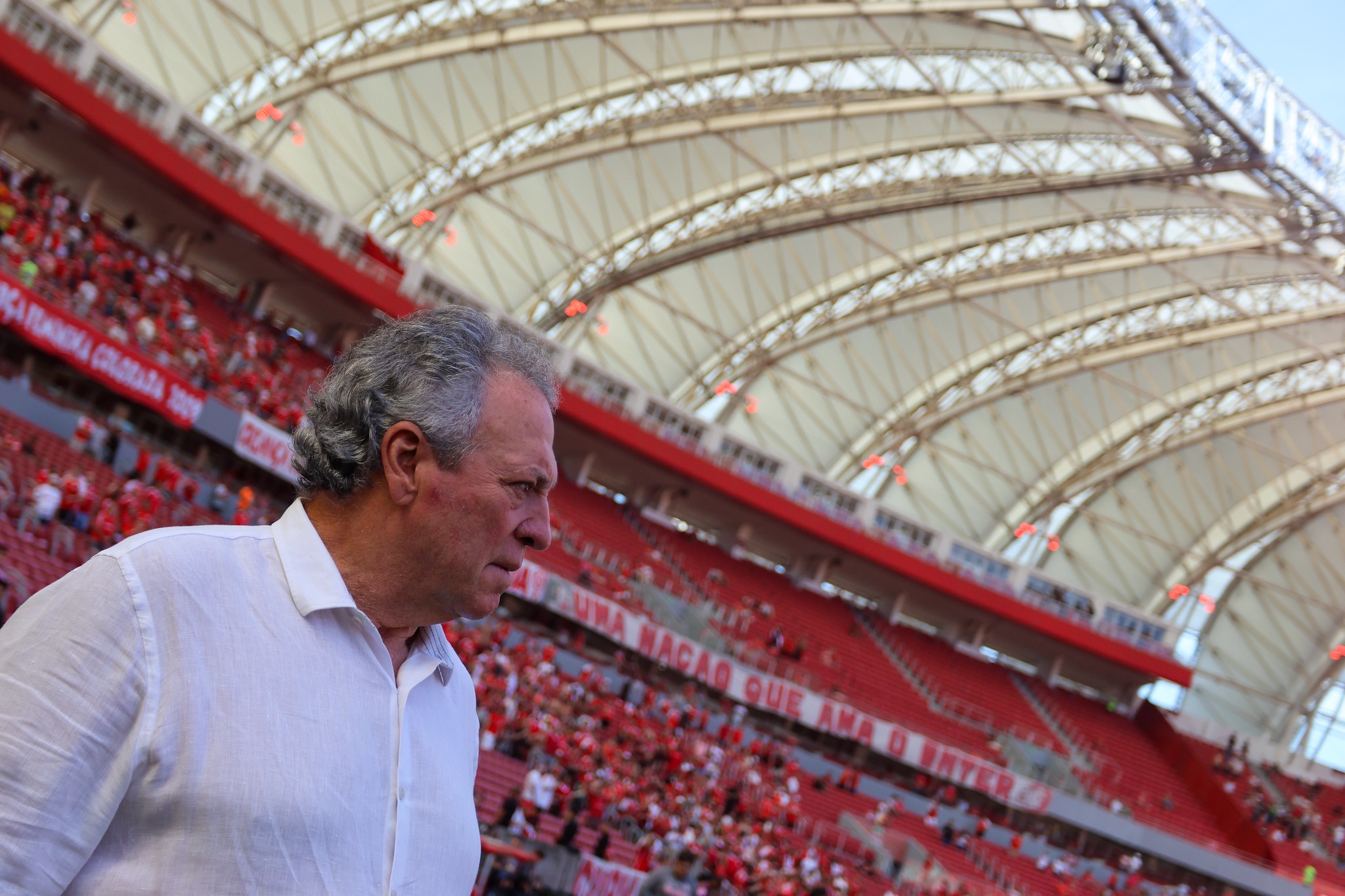 Inter escapa do rebaixamento e torcida pede estátua para Abel; veja repercussão nas redes
