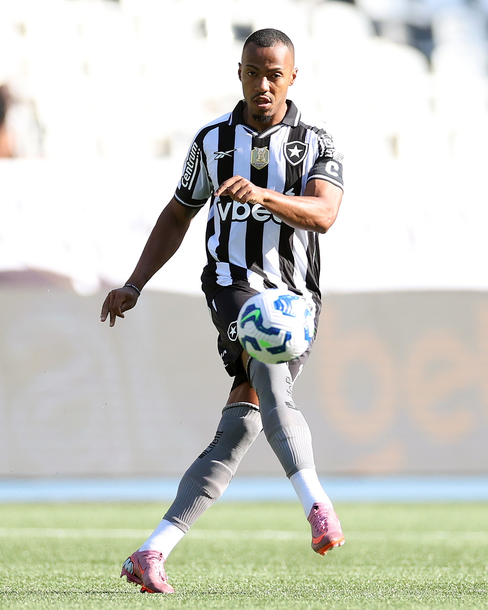 Gottardo projeta reencontro de Marlon Freitas com a torcida do Botafogo: “Vai sofrer um pouquinho”