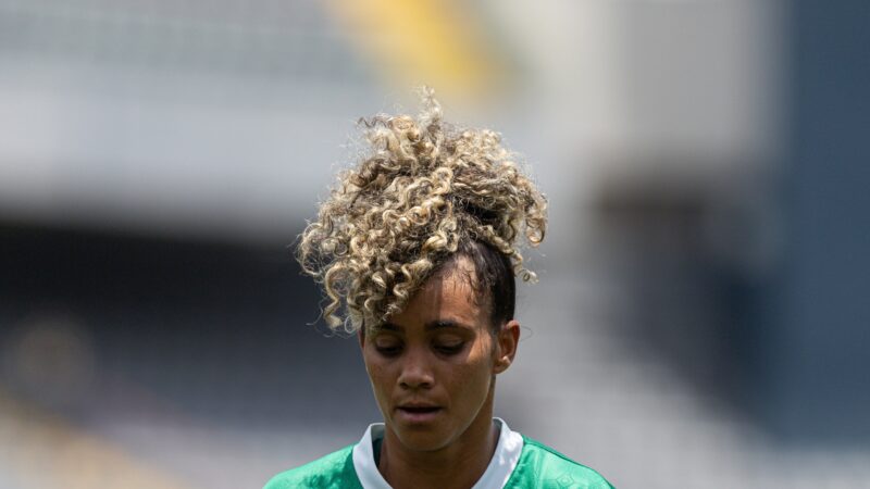 Meia do Palmeiras Feminino se inspira na avó para ter força em final: “Sei que ela está comigo”