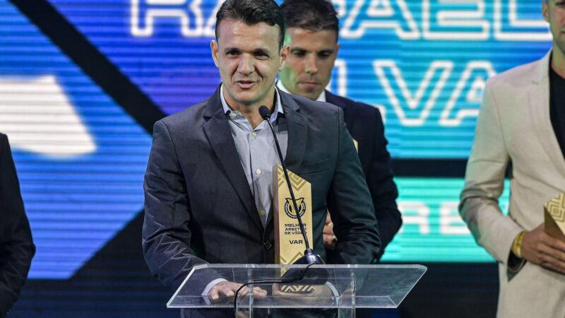Caio Max Augusto Vieira é o melhor árbitro de vídeo do Brasileirão