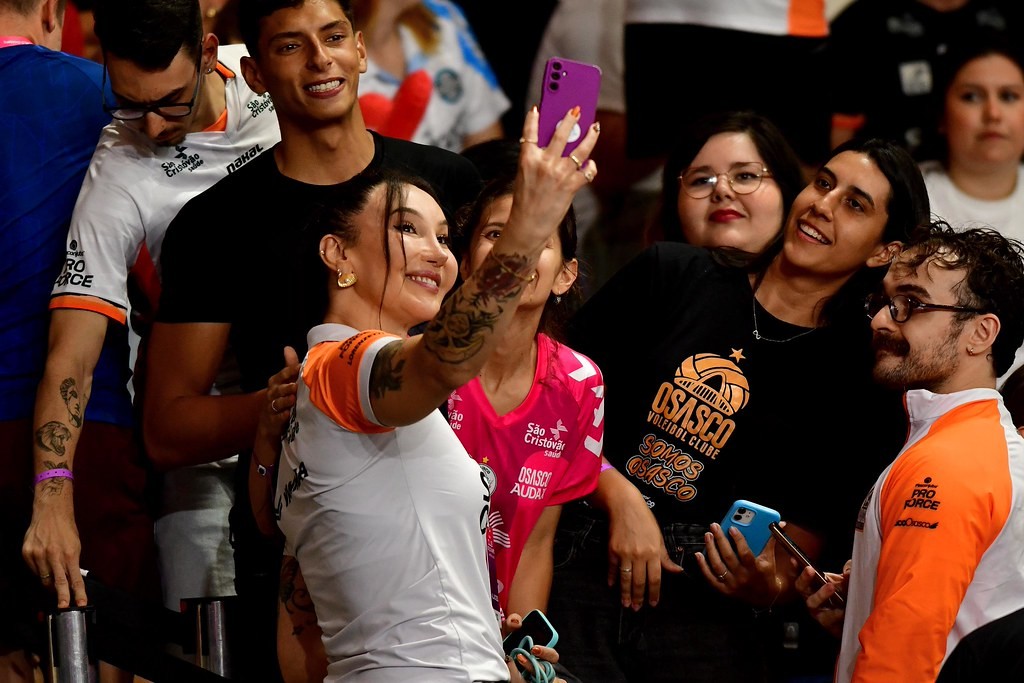 Sem autorização para disputar Mundial, Tifanny assiste à estreia do Osasco da arquibancada