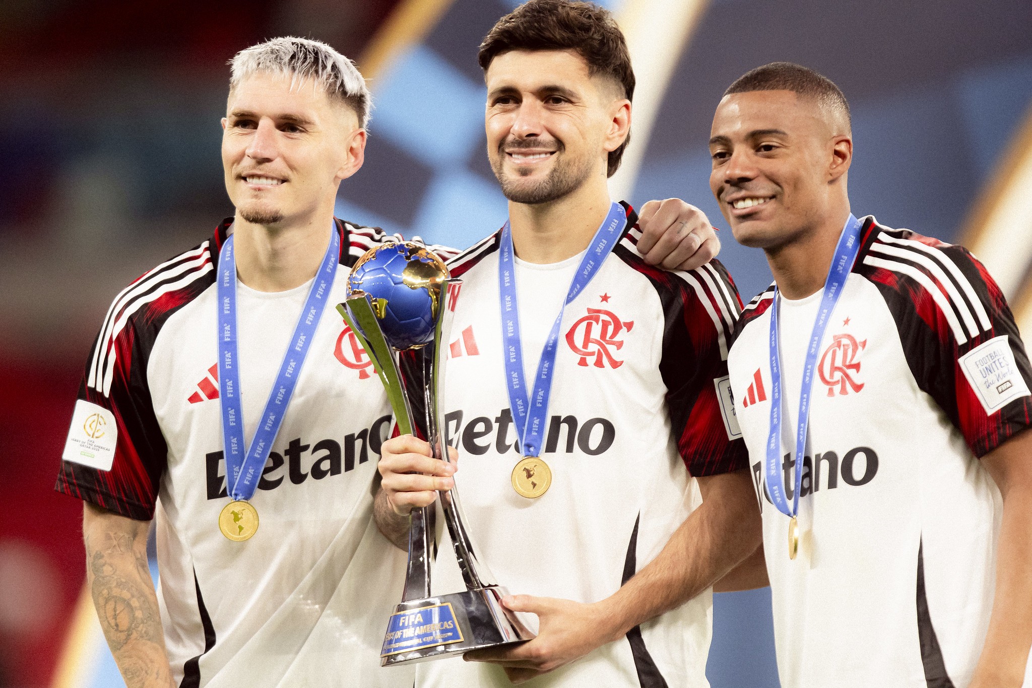 Análise: Flamengo mostra duas versões, desperta a tempo e mantém vivo o sonho do Intercontinental