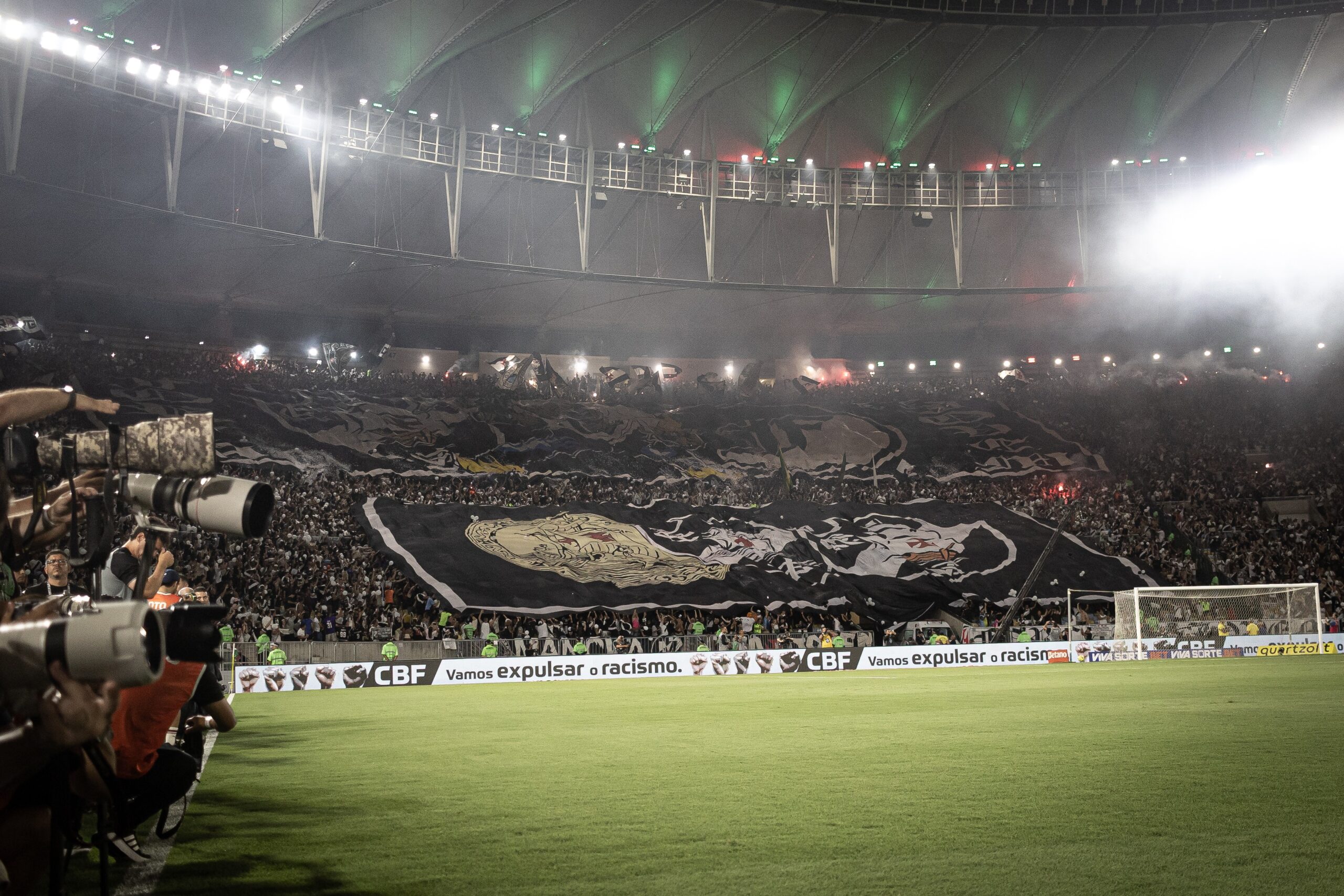 Torcida do Vasco esgota ingressos para jogo de volta da final da Copa do Brasil contra o Corinthians