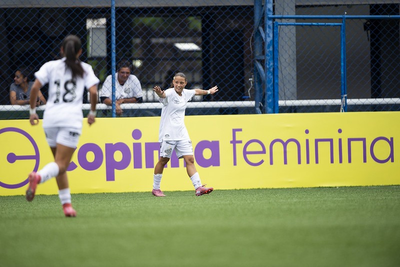 Conheça Evelin Bonifácio, destaque de 17 anos do Santos e eleita revelação do Paulista Feminino