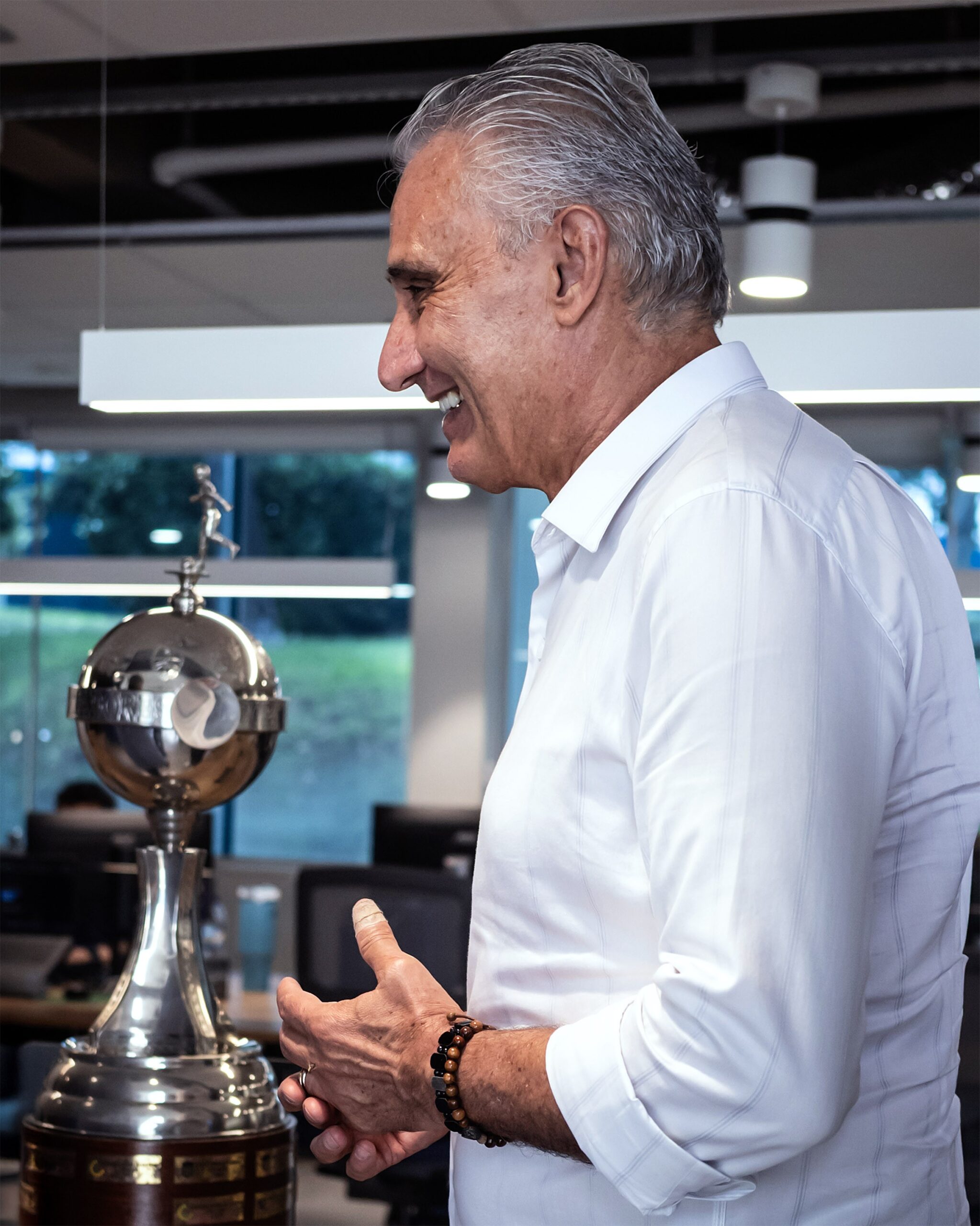 Retranqueiro ou equilibrado? Tite chega ao Cruzeiro com rótulos em discussão