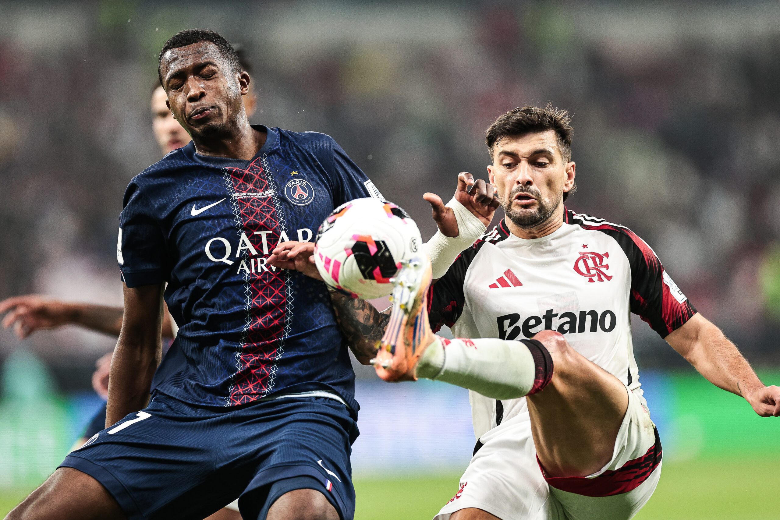 Arrascaeta vê PSG melhor fisicamente,  mas elogia Flamengo: “Nada a reclamar”