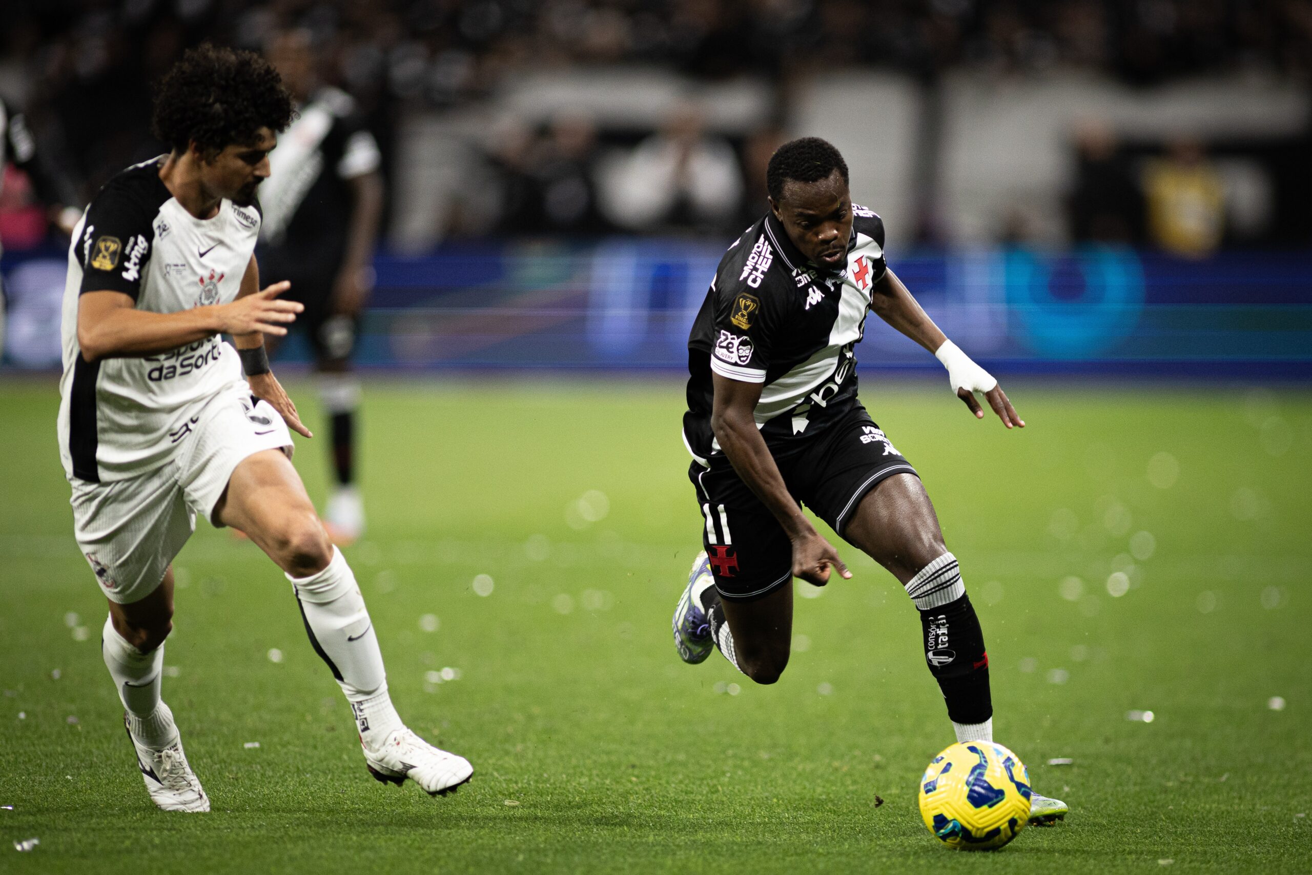 Termômetro do elenco: quem foi bem e quem termina a temporada em baixa no Vasco