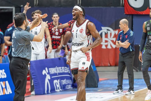 Flamengo domina União Corinthians no Maracanãzinho e vence mais uma no NBB