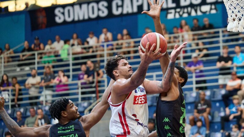 Franca controla Bauru e vence clássico no NBB