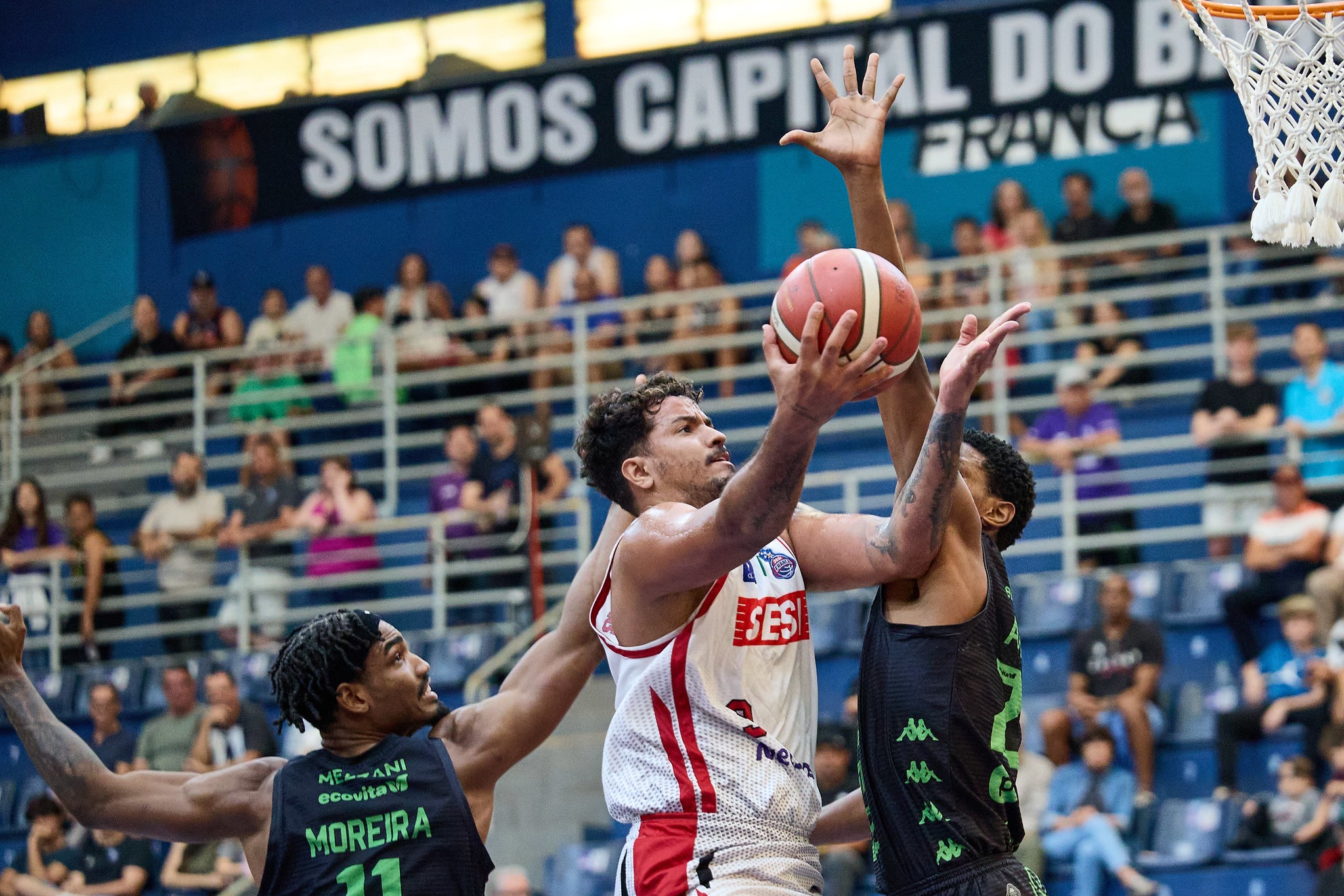 Franca controla Bauru e vence clássico no NBB