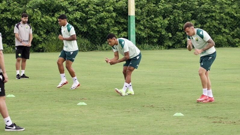 Cuiabá se reapresenta com base jovem e oculta reforços para 2026; confira