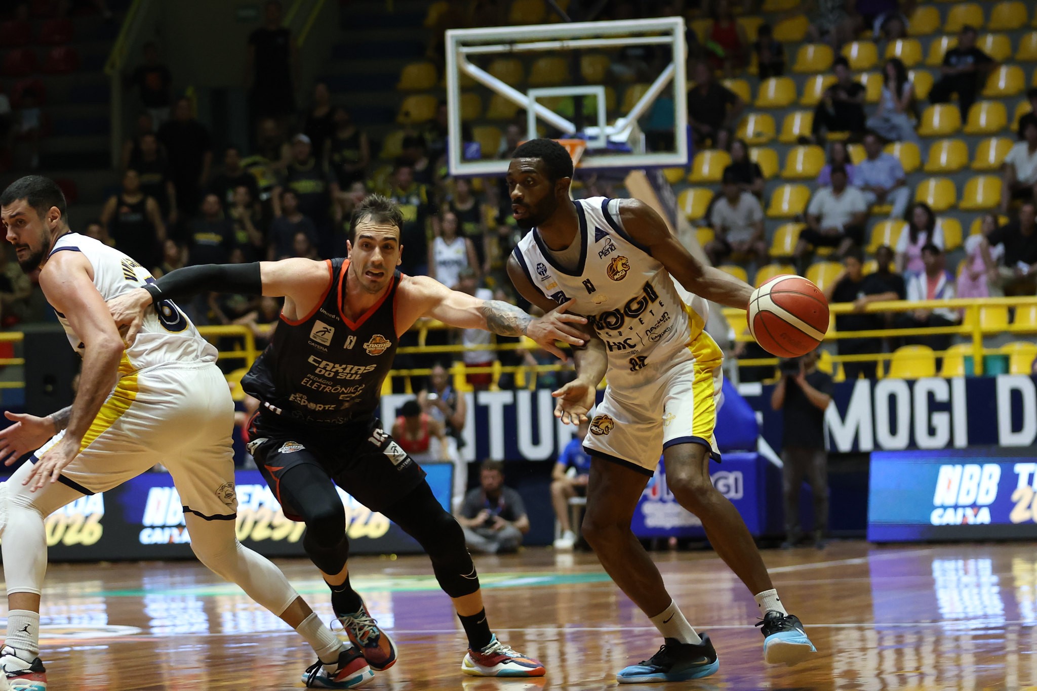Em noite de homenagens a Shamell, Mogi vence o Caxias e põe fim à sequência negativa no NBB