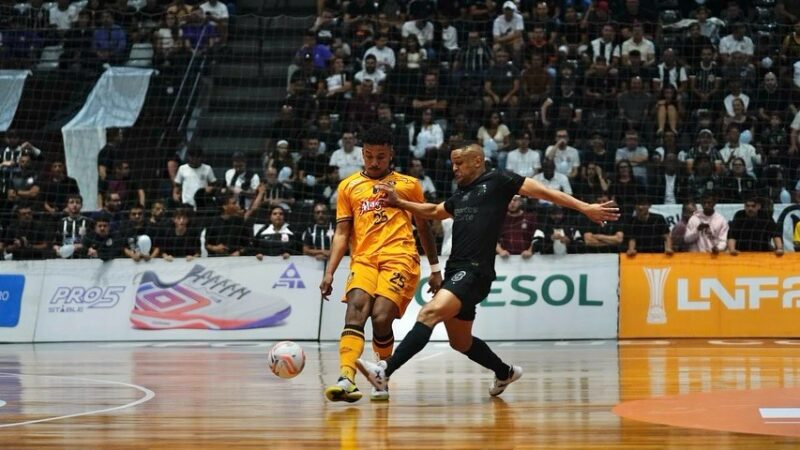 Corinthians e Sorocaba se enfrentam no jogo de ida da final do Paulista de Futsal