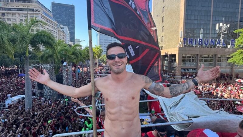 Saúl se derrete pela torcida do Flamengo e provoca ex-rival: “É maior do que o Real Madrid”