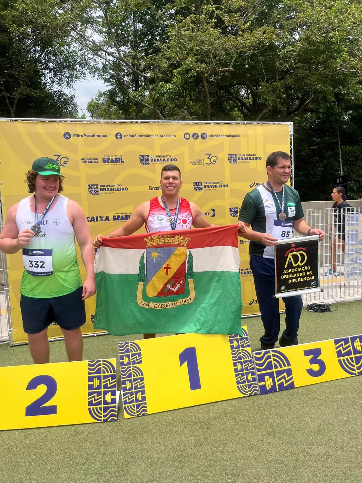 Caruaruense bate recorde e é bicampeão brasileiro no Lançamento de disco