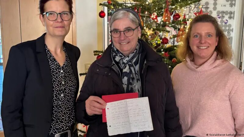 Morador de rua junta garrafas e doa mais de R$ 1 mil para ajudar mães solteiras na Alemanha