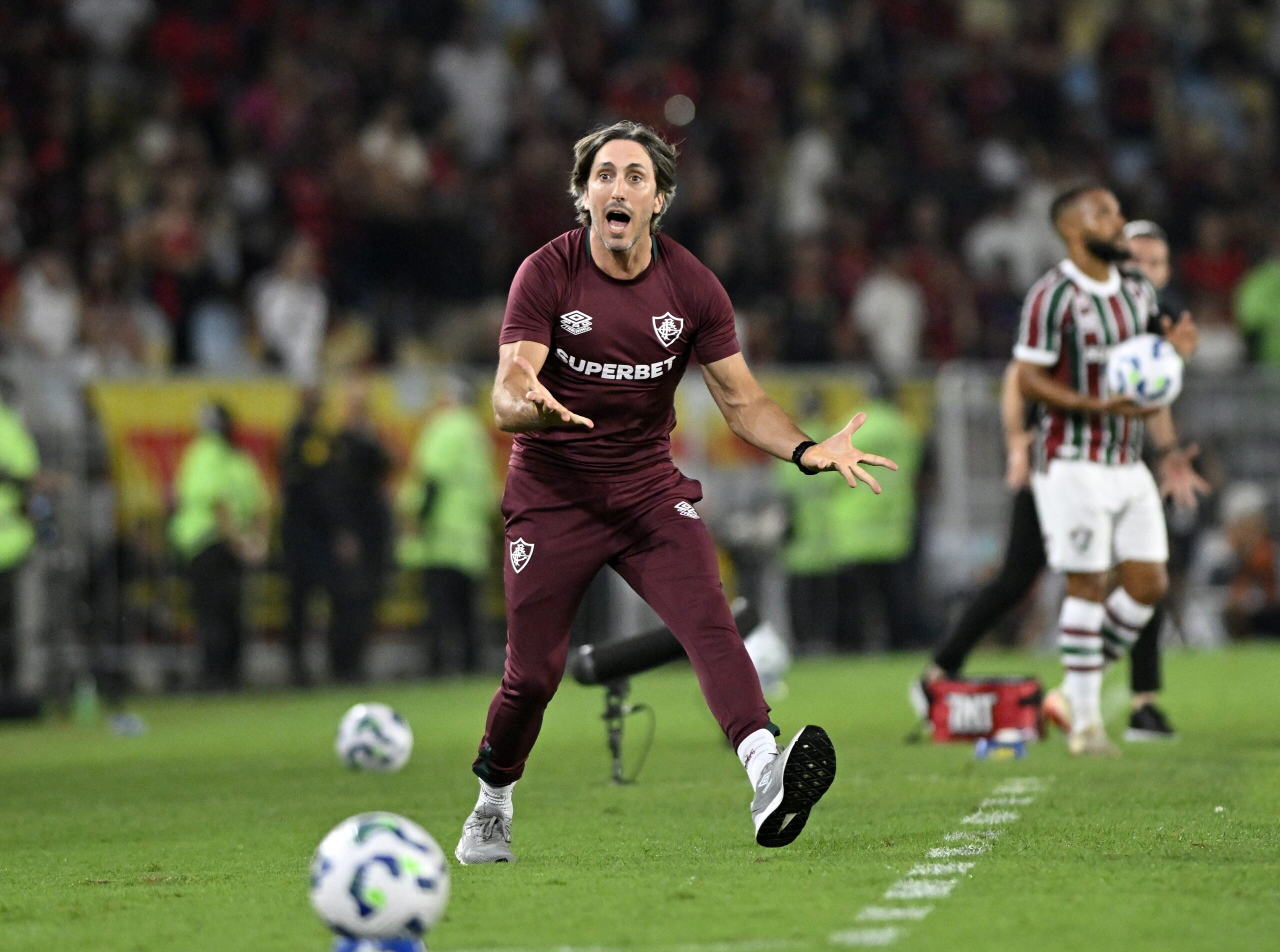 Zubeldía terá volta de Canobbio no Fluminense, mas Cano e Soteldo são dúvidas