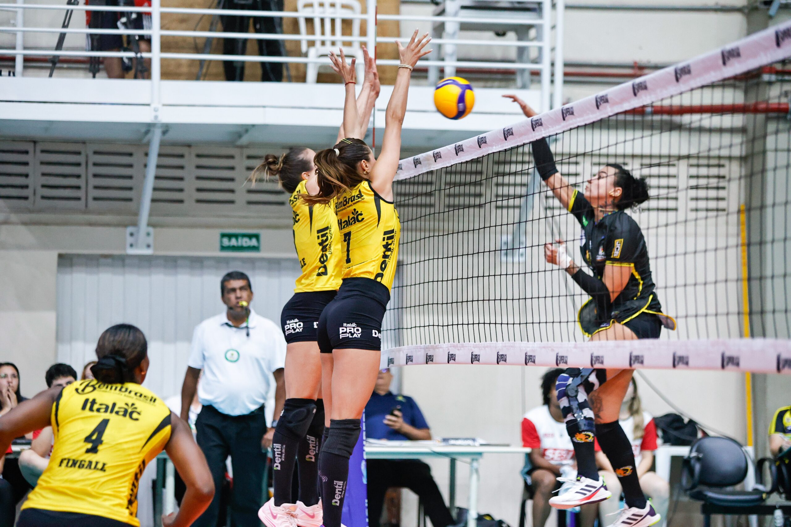 Renasce Sorocaba e Maringá fazem duelo direto contra rebaixamento na Superliga Feminina