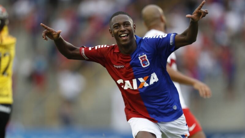 Amazonas anuncia contratação do volante Jhonny Lucas, formado na base do Paraná