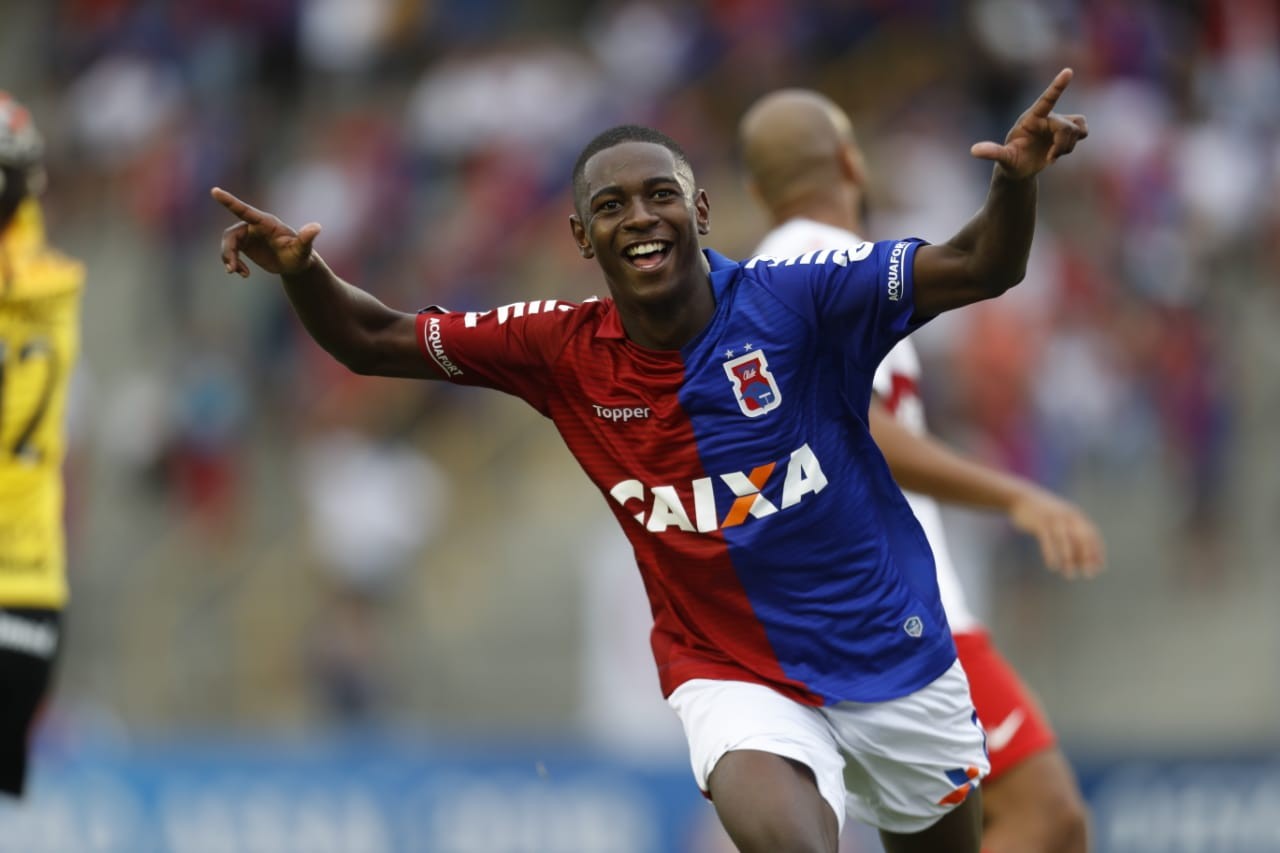 Amazonas anuncia contratação do volante Jhonny Lucas, formado na base do Paraná