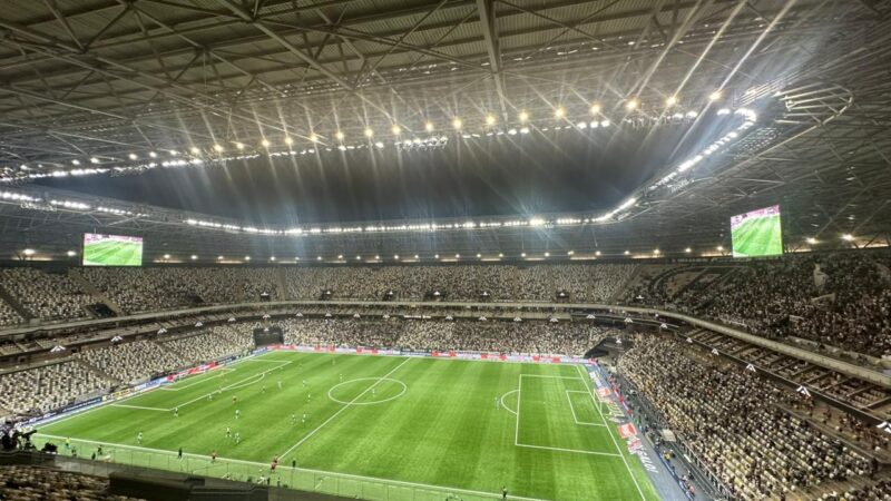 Atlético-MG vê resultados refletirem na bilheteria e sofre queda de público em 2025; veja números