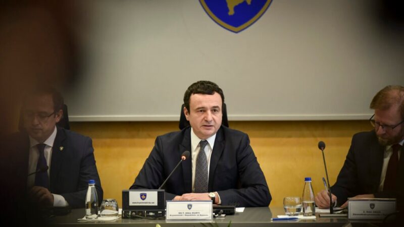 Albin Kurti vence eleições antecipadas no Kosovo e encerra impasse político