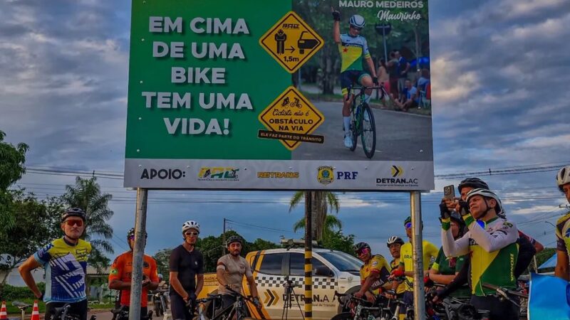 FAC promove ação para conscientizar motoristas sobre respeito aos ciclistas no trânsito