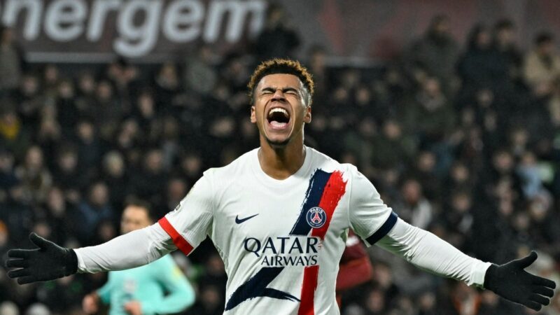 PSG escala time misto e vence o Metz no último jogo antes de enfrentar o Flamengo