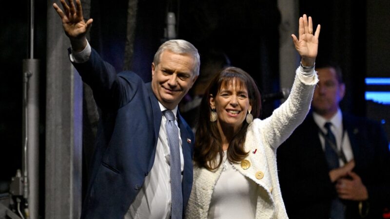 Kast adota o tom conciliador e reduz expectativas sobre mudanças radicais no Chile