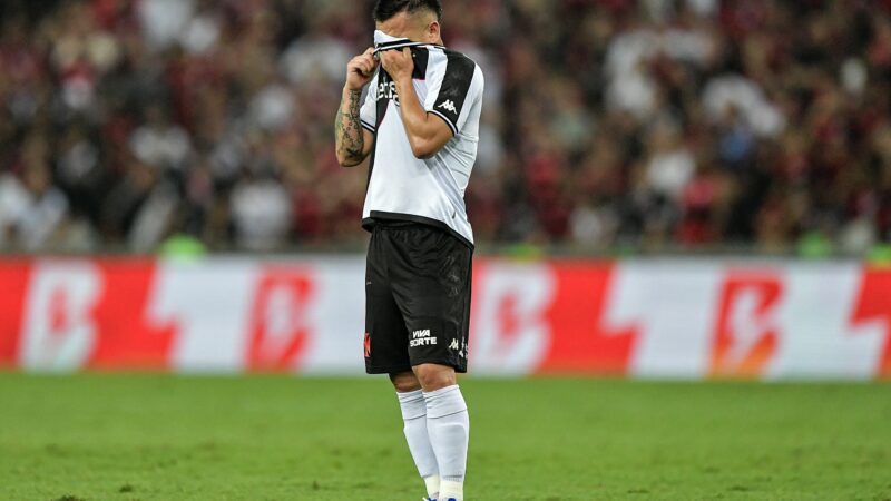 Vasco rescinde contrato com Jean David