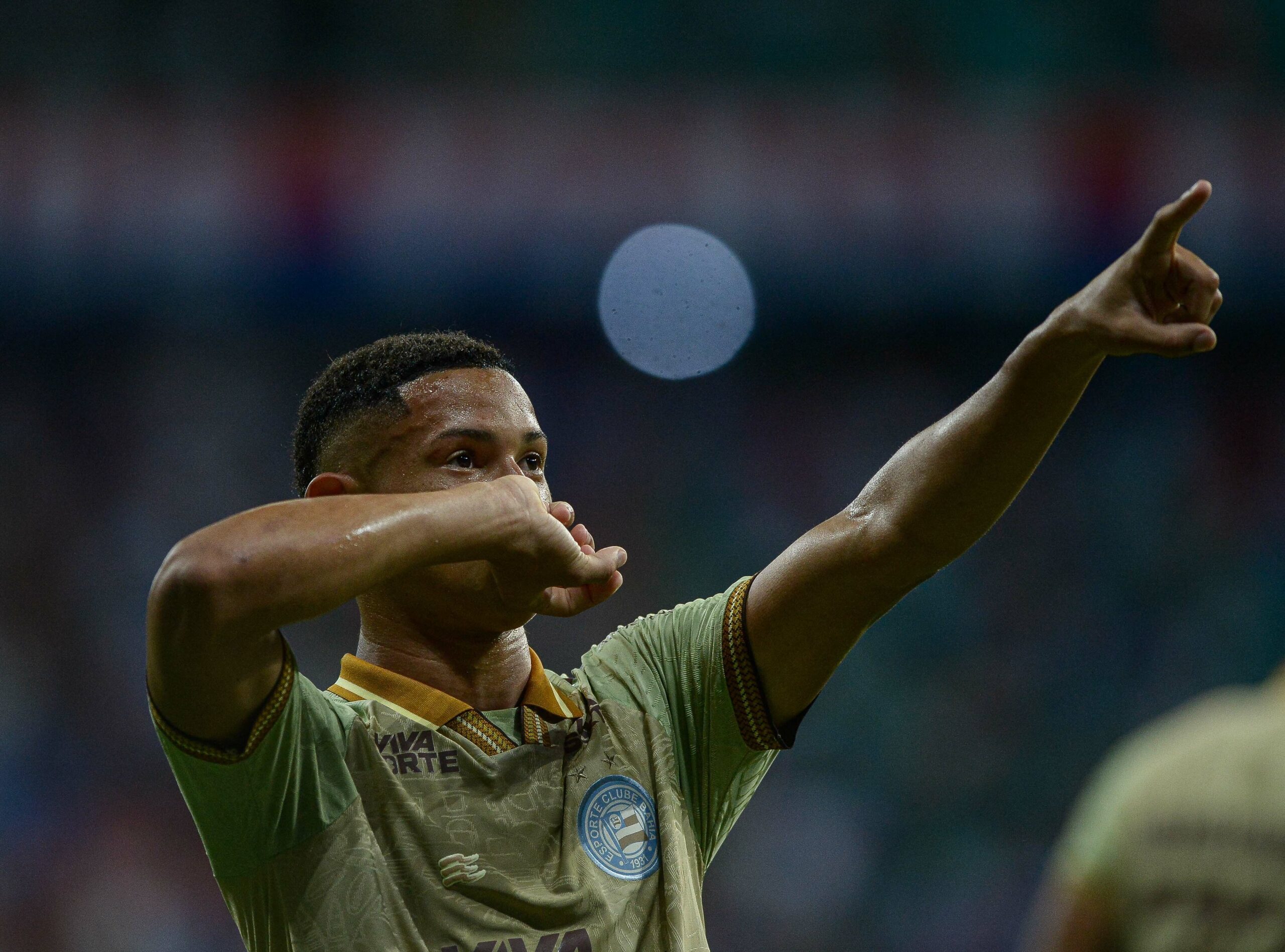 Venda de Tiago assume o topo em lista de maiores negociações de jogadores da base do Bahia