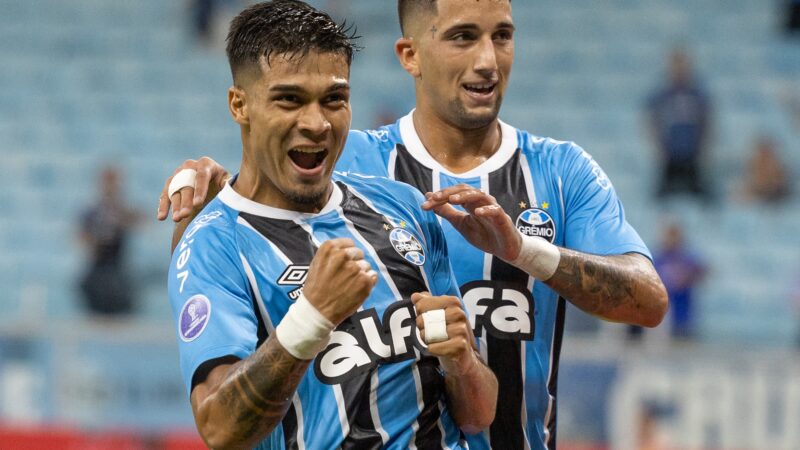 Trio uruguaio de R$ 60 milhões repete roteiro no Grêmio e frustra expectativa