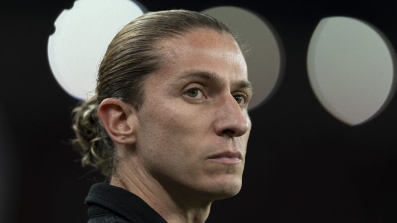 Novo contrato pode deixar Filipe Luís entre técnicos mais longevos na história do Flamengo