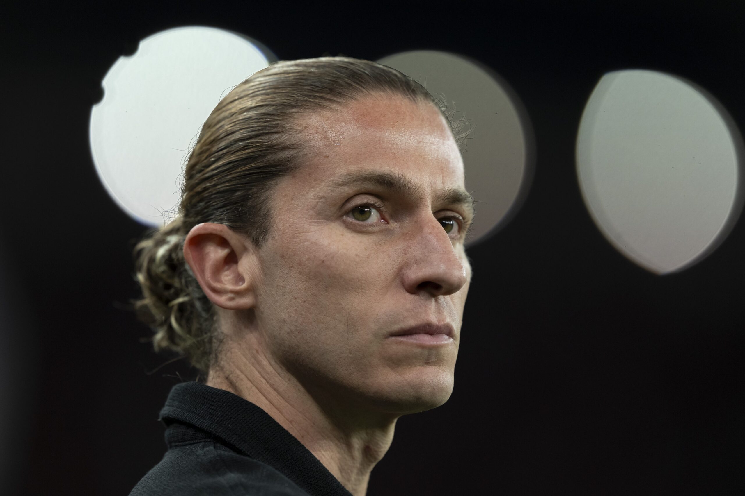 Novo contrato pode deixar Filipe Luís entre técnicos mais longevos na história do Flamengo