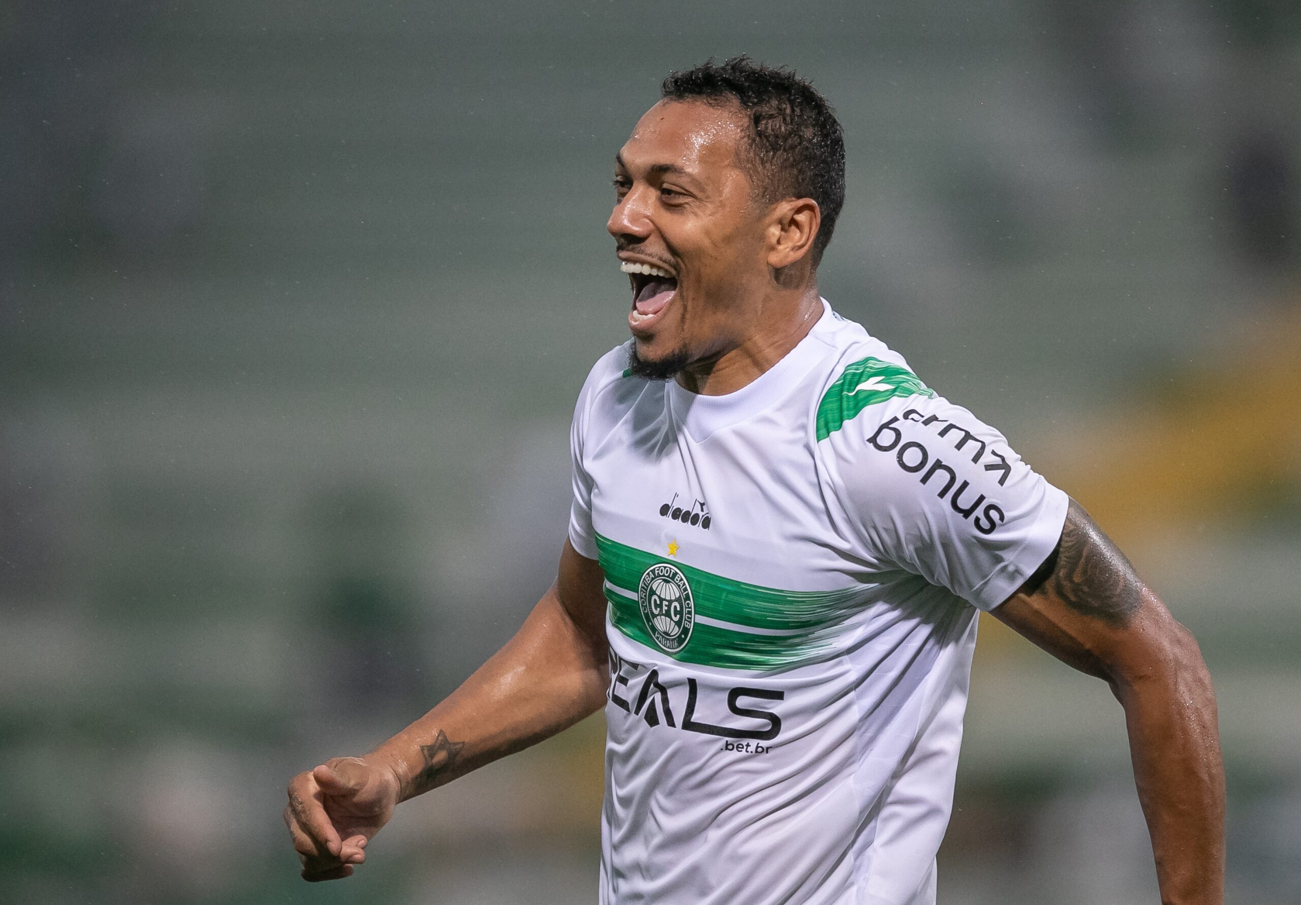 Ceará acerta contratação de Alex Silva, ex-Coritiba, para 2026