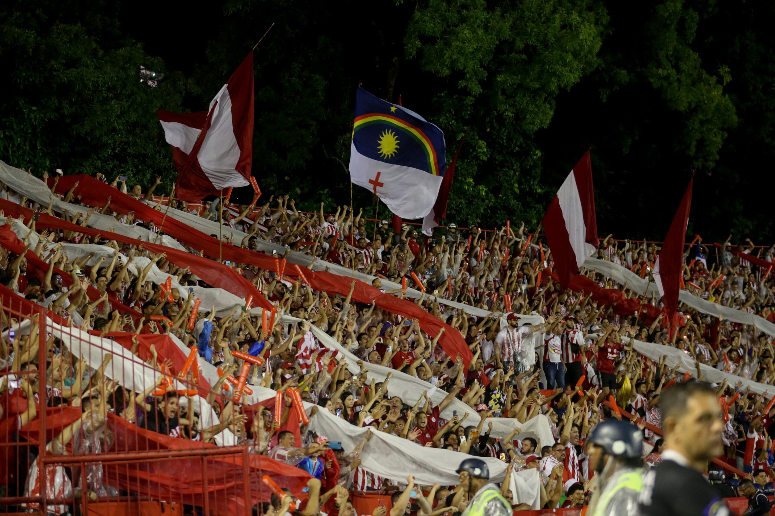 Conselho do Náutico aprova novos planos de sócios, mas adia decisão sobre direito a voto de categoria