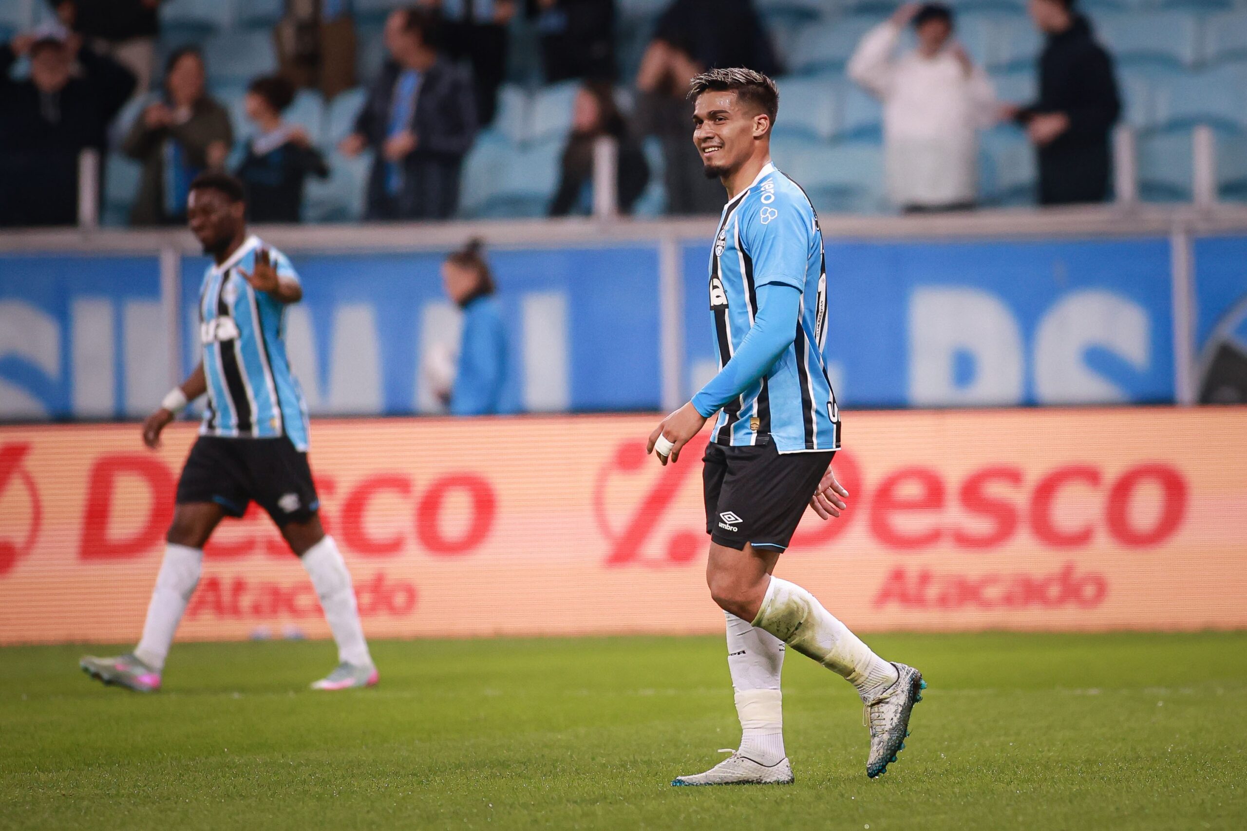 Grêmio paga dívida e aguarda liberação de transfer ban