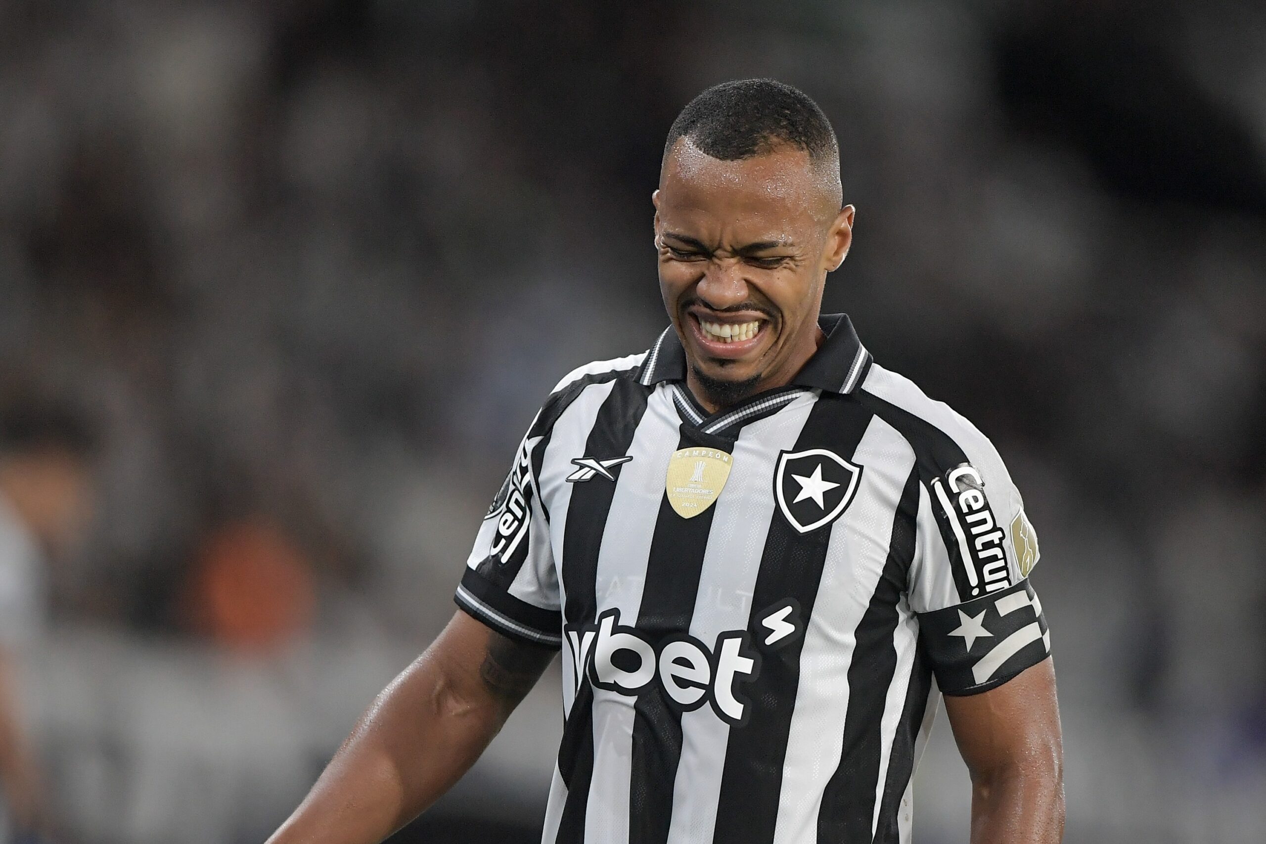 Botafogo e Palmeiras acertam valores  de transferência de Marlon Freitas, mas detalhes atrasam desfecho
