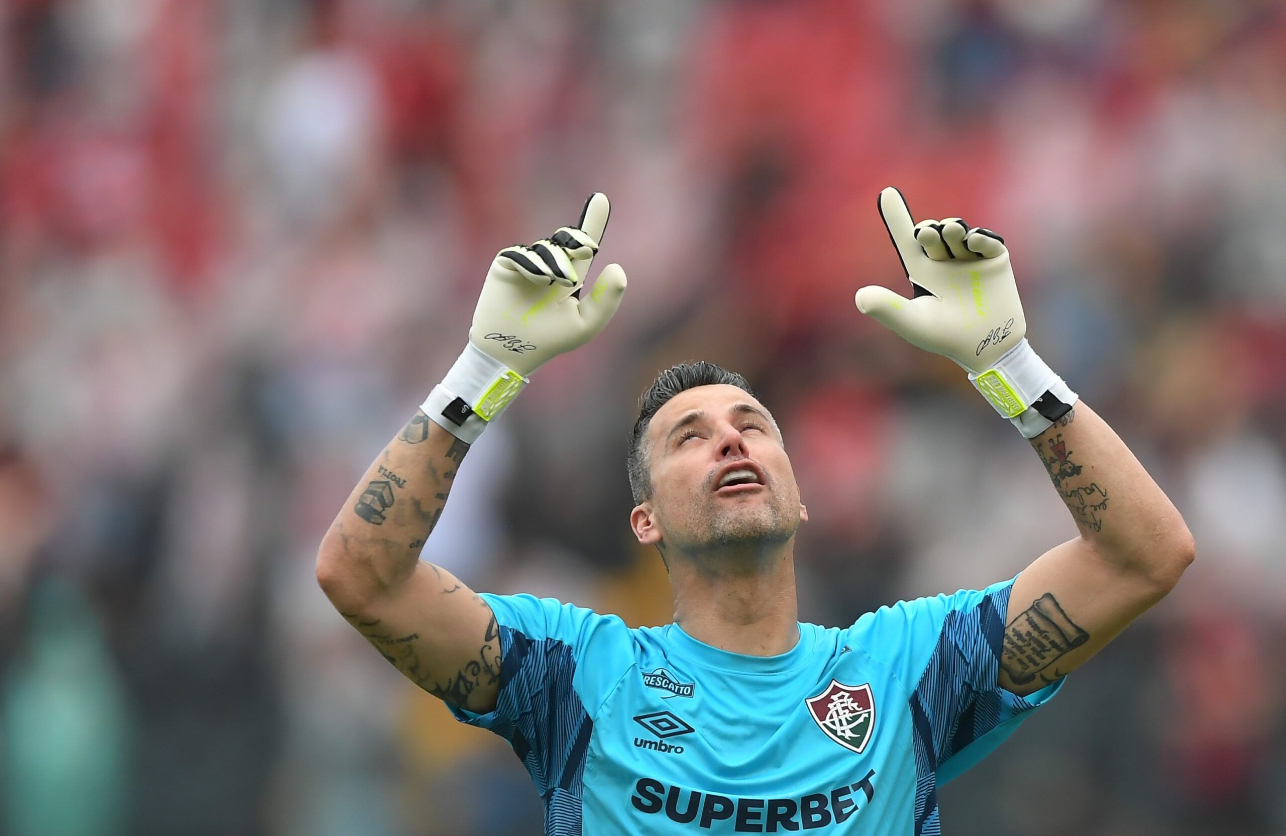 Fábio soma recordes no Fluminense e não pensa em aposentadoria aos 45 anos