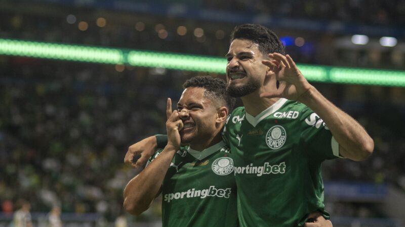 Palmeiras recebe sondagens por Flaco López e Vitor Roque, mas fecha a porta para saídas