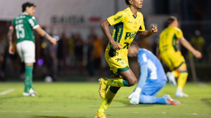 Gabriel, ex-Mirassol, é anunciado pelo Sporting Cristal