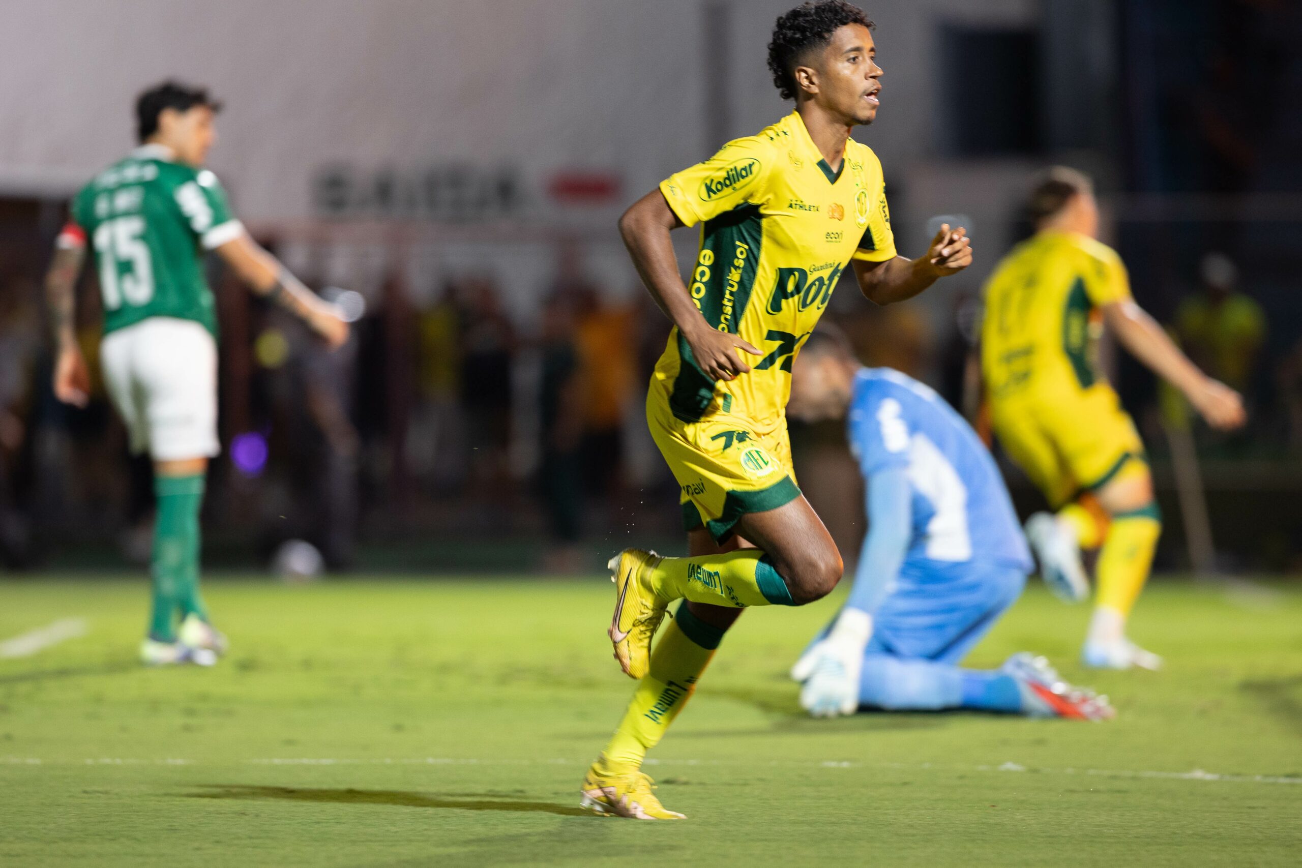 Gabriel, ex-Mirassol, é anunciado pelo Sporting Cristal