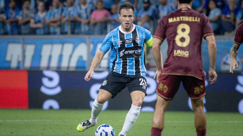 Grêmio estreia camisa com patrocinador máster substituto; veja fotos