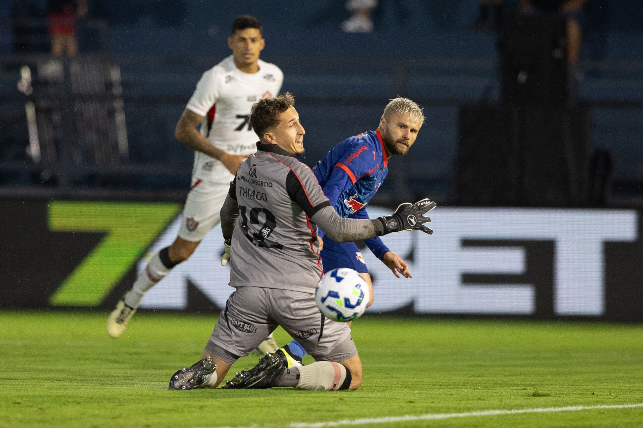 Atuações: Vitória empilha notas baixas em noite sofrível contra o Bragantino