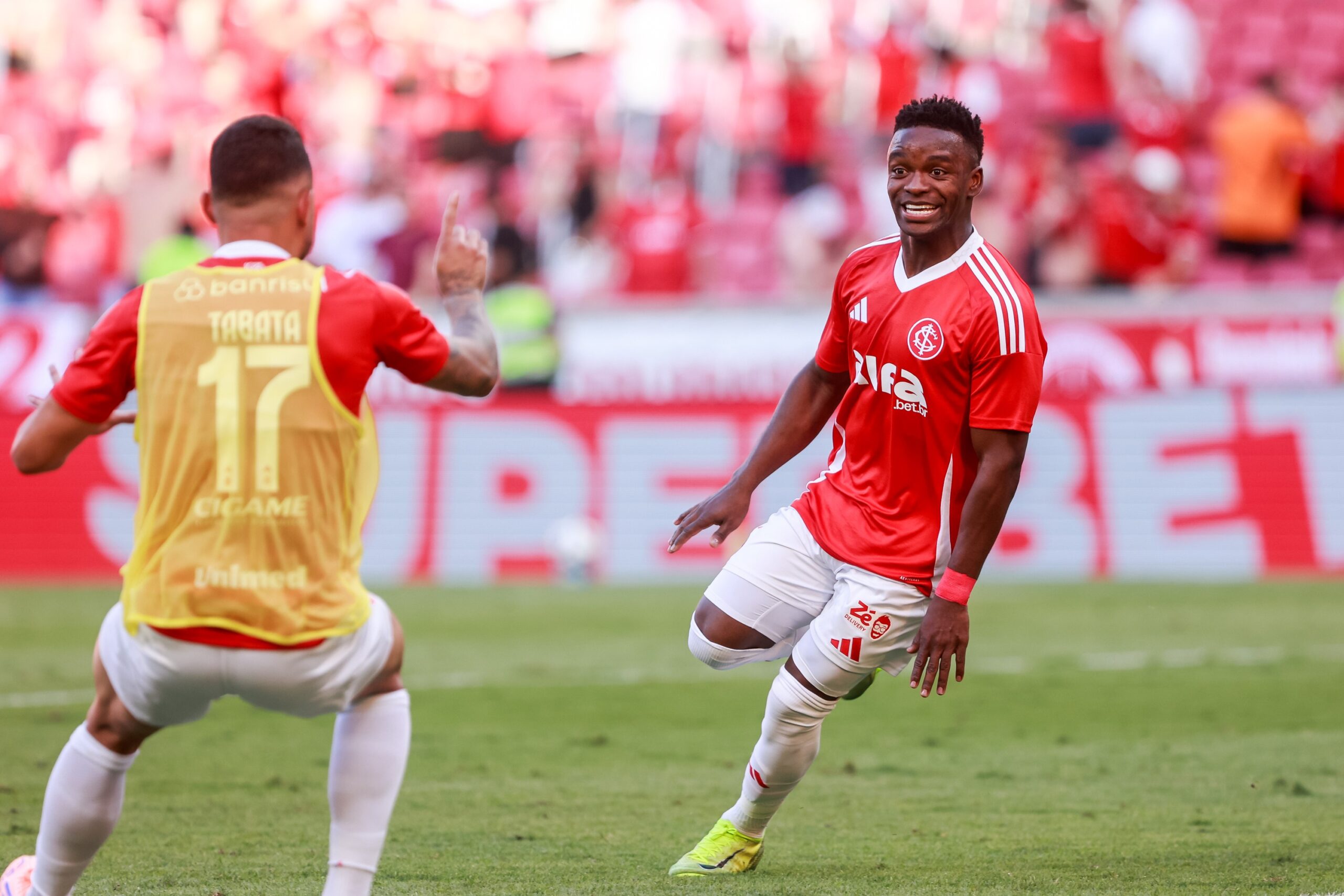 Veja candidatos e vote no gol mais bonito do Inter em 2025