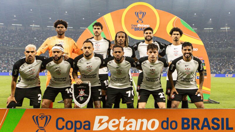 Atuações do Corinthians: Memphis marca, e Hugo Souza fecha o gol na primeira semi; dê suas notas