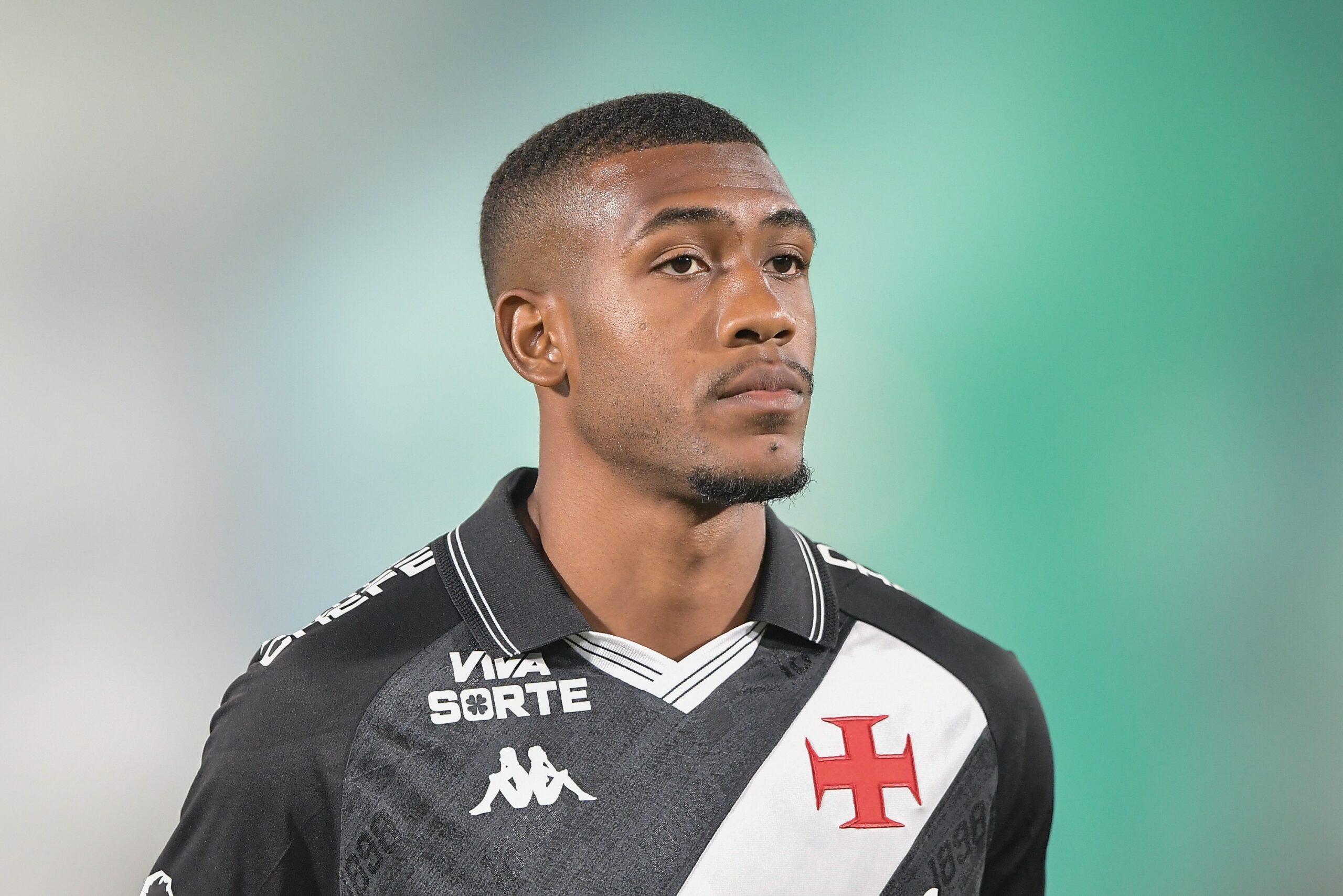 De Luiz Henrique a Gerson: compare a proposta por Rayan, do Vasco, com as do Zenit por outros brasileiros
