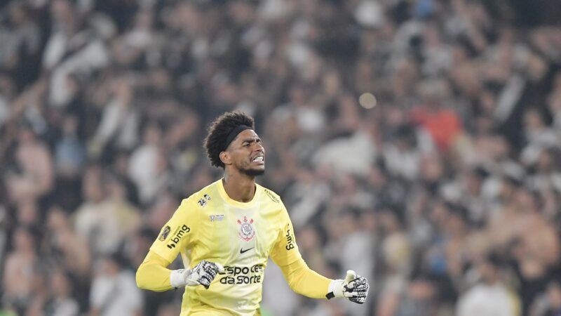 Hugo Souza destaca superação do Corinthians em título: “Todo mundo desacreditou”