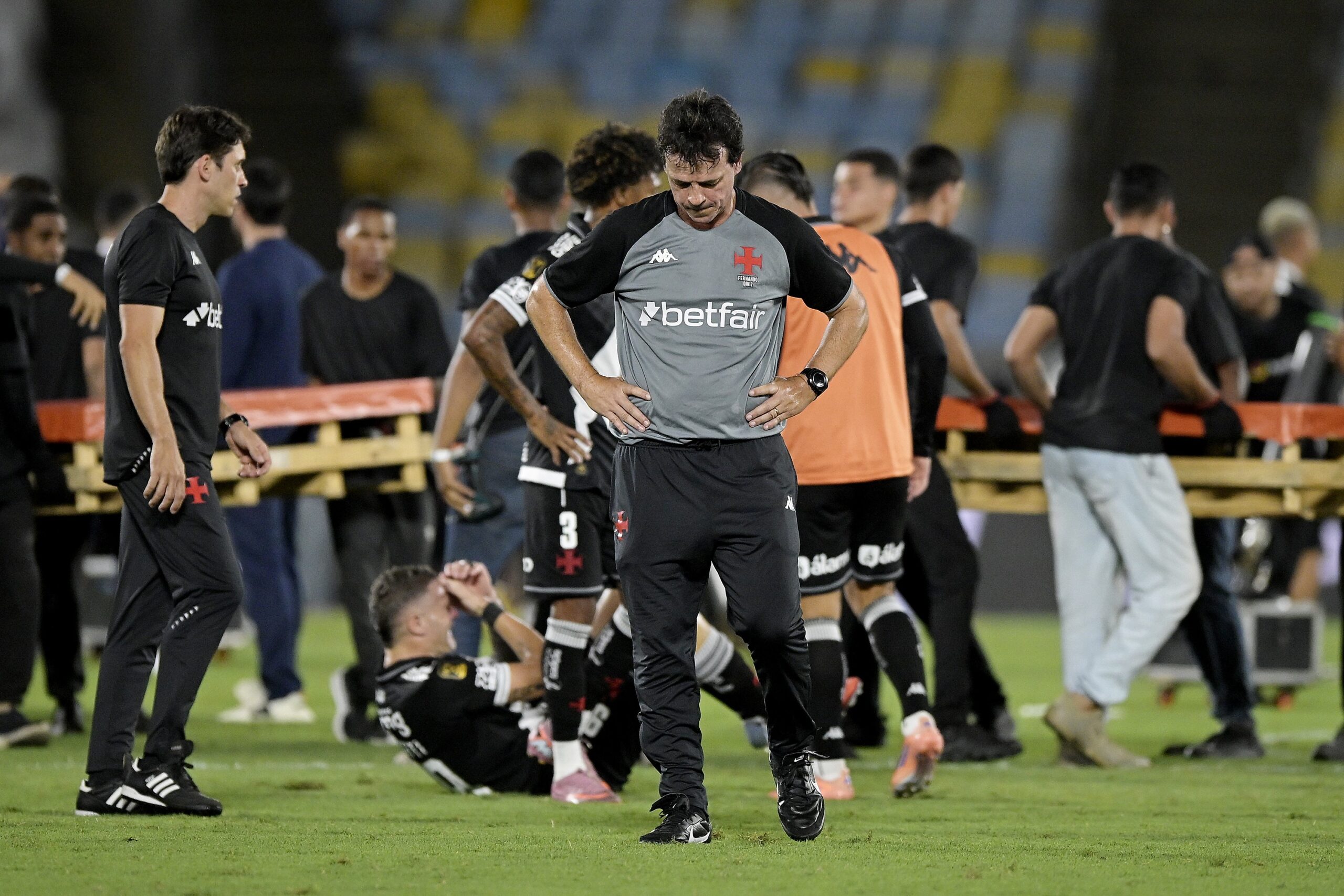 A indecisão de Léo Jardim, o bote de Barros… Os erros do Vasco que custaram o título da Copa do Brasil